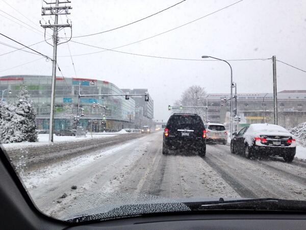 pbbb's tweet photo. Snow in richmond bc near Aberdeen. #snow http://t.co/rxPx8iWmhY