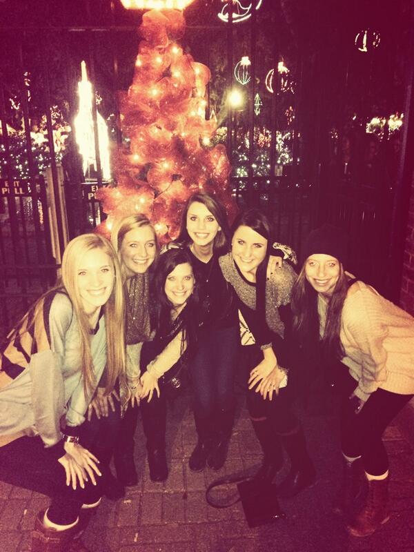 shelbel1794's tweet image. Finally reunited w/ my girls!! Home Sweet Home🏡 #2long @laursutt @mmarlbrough @Mbastion1 @madih1219 @NatalieCousin