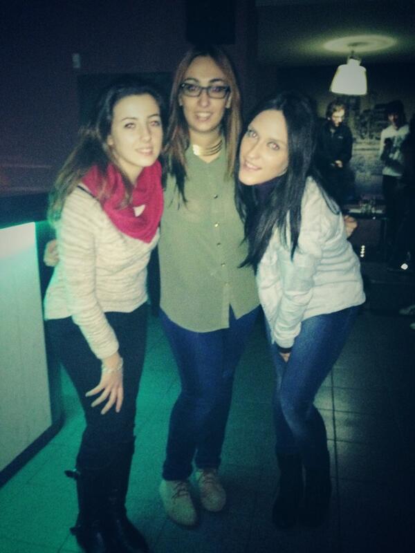 sboar's tweet photo. Guapas! @lorenags_94 @Andreasanchezro http://t.co/yqfoHntAf7