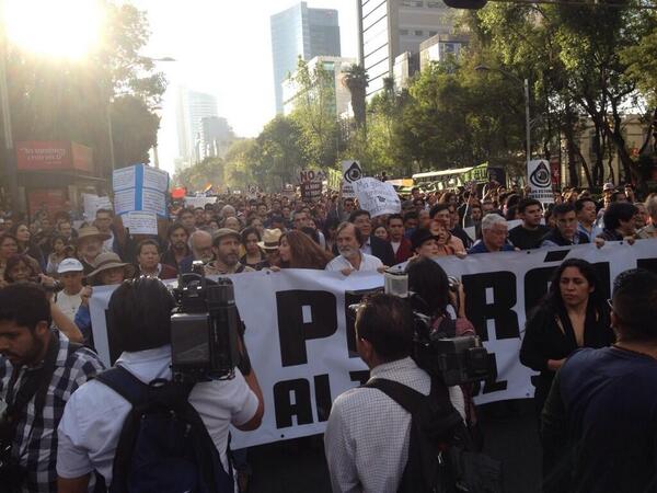 danilores's tweet photo. @MediaAlternate @ 4pm ET Mexicans start marching against the change in their Constitution, some violates civil rights http://t.co/NVrGvOlvOW