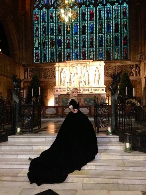 The biggest dress I have ever worn. Last night's concert, in Sloane sq. #enormousoperagown #georgiancostume