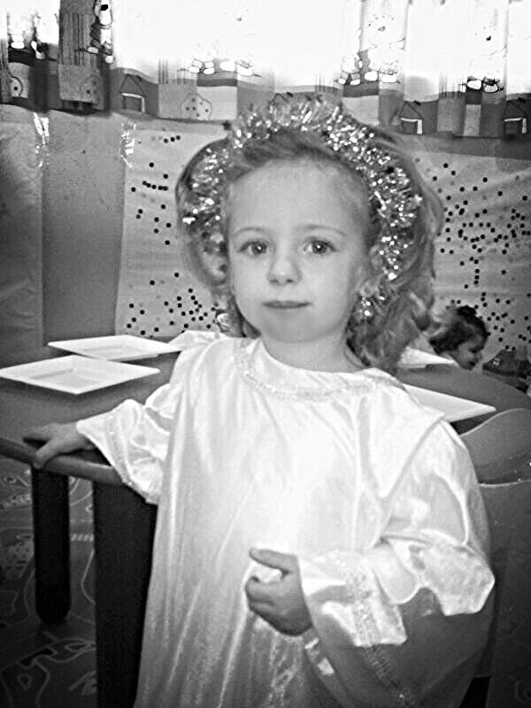 Desi1491's tweet photo. Mi angelita bella ! Una de mis peQeñinas Q me alegran los dias.. La Quieroo muchoo  @RocioCarrera48 http://t.co/2OSzcwc66p