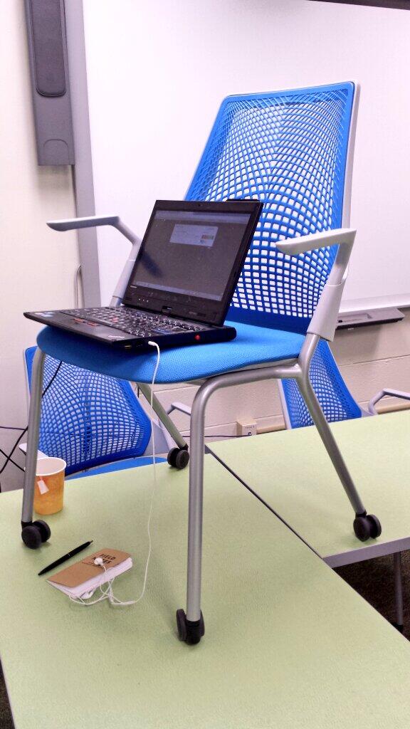 majorajay's tweet photo. Makeshift standing desk, for all you #medstudents who are sick of sitting and studying. cc: @LifeofMedstudnt http://t.co/wHwmJ9a2HI