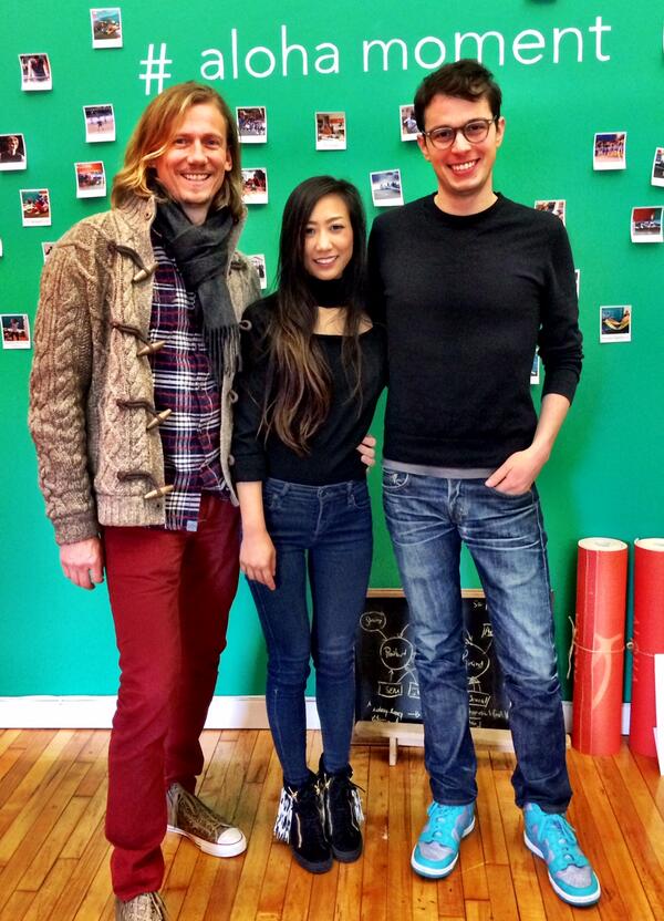 The awesome @VaunteLeah catching up with ALOHA's @constantinaloha and @hudgr. Thanks for stopping by! #connect