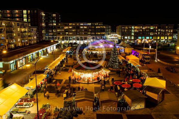 De #Kerstmarkt en de #IJsbaan in #Papendrecht waren vanavond weer een mooi plaatje.