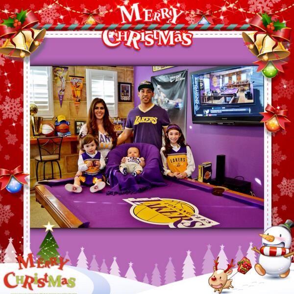 JeanieBuss's tweet photo. FAMILY!! =RT @lakeshow81: @JeanieBuss Merry Christmas from the Fernandez family! #getwellkobe #lakeshow #lakerspride http://t.co/HE3ZR4tLpO