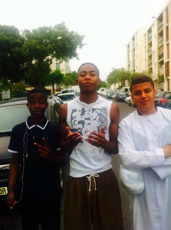 RTManay's tweet image. A lancienne avc les 100 #Moiduramadan #RetourDelamosquée #HachimMike #YasserPépito #MesNégroSontPrope