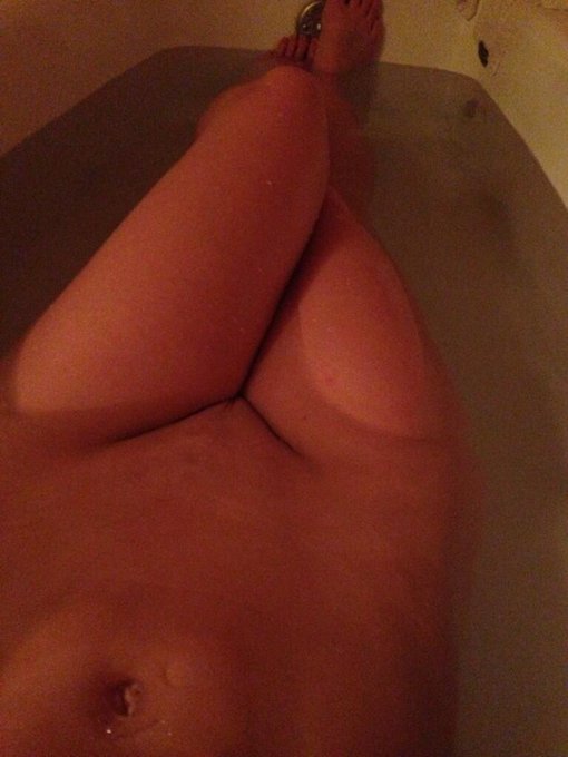 Drunk bath time. http://t.co/GBxjXHLsul<a href="/tag/obsessed"class="tags"><span>#obsessed</span></a>