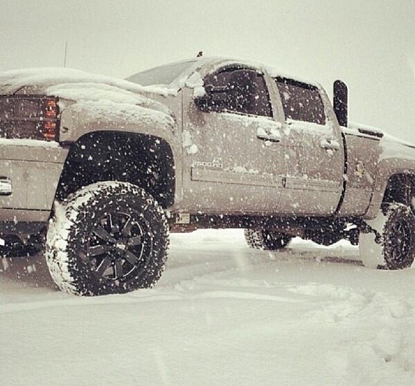 _LiftedTrucks_'s tweet photo. #Chevy http://t.co/IjY2EjTz0c