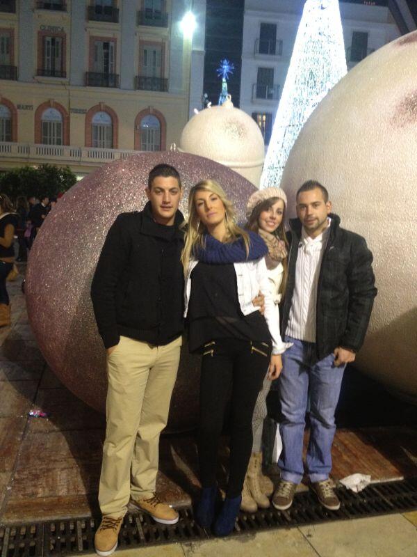 5506Estefy's tweet photo. Noxe en Málaga con Daniel, Marina y francisco http://t.co/S8tLd6ITgG