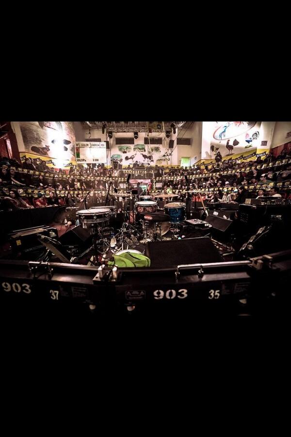 JovannyA903's tweet photo. #stagemanager #meyersound @gps09gps @Juanchos_91 @hecleon4 @903sound @DavidLDiaz @giovandresloaiz @diego_fpl http://t.co/o1jyLz4LqA