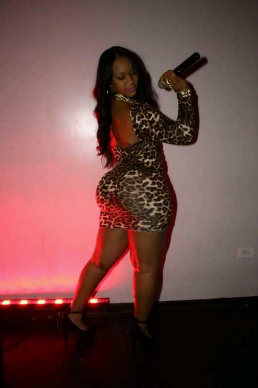 S_peezy26's tweet photo. S/O to ms @LanipopChicago make sure yal keep it tune She out here gettin it #NoTalking #Salute http://t.co/QbkWCUb3q7