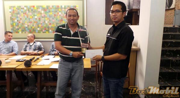 Kejurnas Drift Seri 3 Akhirnya Menemukan Titik Terang : bit.ly/1deNr90 #BosMobil <a href="/kejurnasdrift/">Kejurnas Drift</a>