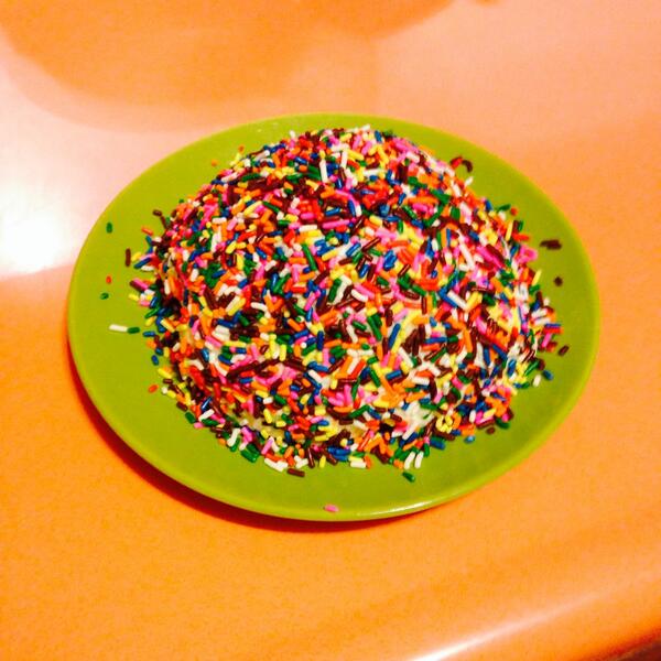 mualphatheta's tweet photo. I hope you all are ready for my Funfetti Cake Cheese Ball tomorrow at the Christmas party!! Yummy! http://t.co/fkSjqivEKO