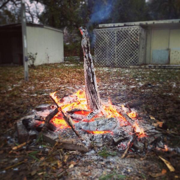 cdylstr's tweet photo. @fromsoftware #darksouls #bonfire #estusflaskrefill #kindling http://t.co/tombbEnPRZ