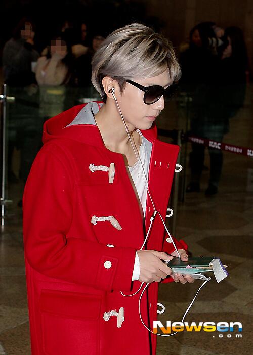 BbAcvzmCQAESS7a.jpg:large