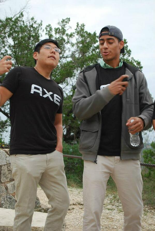 SeanFunYun's tweet photo. Hiking Mt Bonnell with friends, getting some fresh air outdoors @Axe #pitstop #Axe #AxeHouse #healthylifestyle http://t.co/Om5VhppxvU