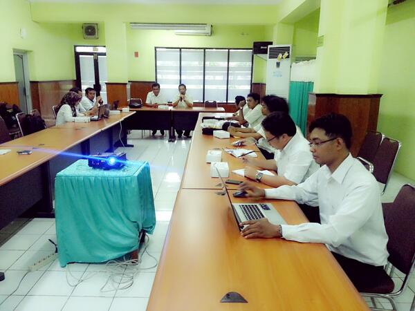 rean_aja's tweet photo. Meeting SIPG ON FARM  via #Camera360# http://t.co/QHDLoeKAjN