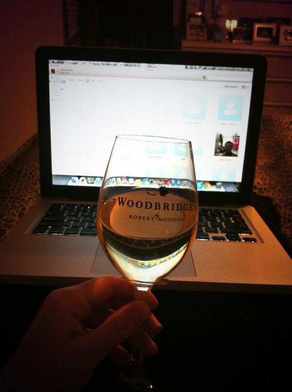kelsbuzz's tweet photo. Pulling a @reider353 tonight. #SkypeBar #JamesMaybe http://t.co/Gr1PGsl59d