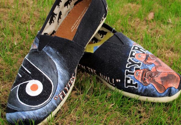 CusTomsshoes's tweet photo. The Philadelphia Flyers Orange Men intimidate opposing fans along with the best of them! http://t.co/c3WFQDPdgG