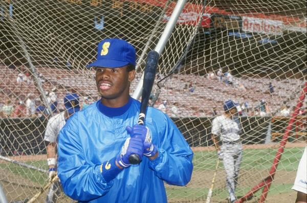 Cut4's tweet image. Followers to RETWEET are eligible to win a Ken Griffey Jr. bat. #MLBFC