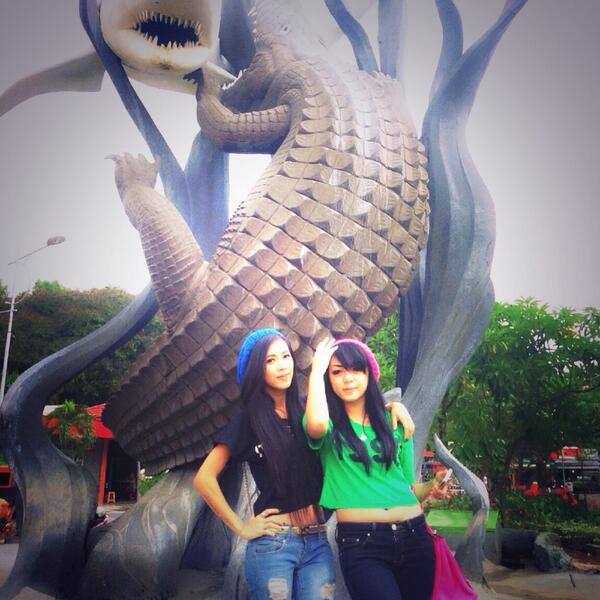 tyranovilla's tweet photo. Jalan jalan keless haha @ririfulzydz http://t.co/ldXCyxJWG4