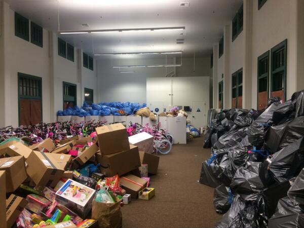 ExpressMovingSD's tweet image. Blessed 2 be a part of "Toys for Joy" Rock Church event. Support by donating new toys and bikes at Rock pt. Loma