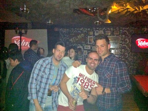 juanginel's tweet photo. Buena noche la del sábado...@christian248199 @carlostrujala25 http://t.co/1Aws3N8TgX