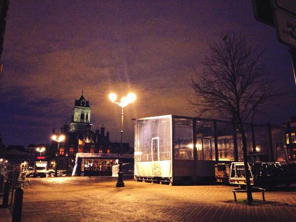 Wachten op de Kerstboom: vandaag tuigen we hem op! #Delft