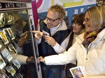 OurLondonOnt's tweet photo. New art of vending: http://t.co/KcH9kDAxKX #VendingArtsProject .@Awesomeldn #LdnOnt http://t.co/utTodjLCoI