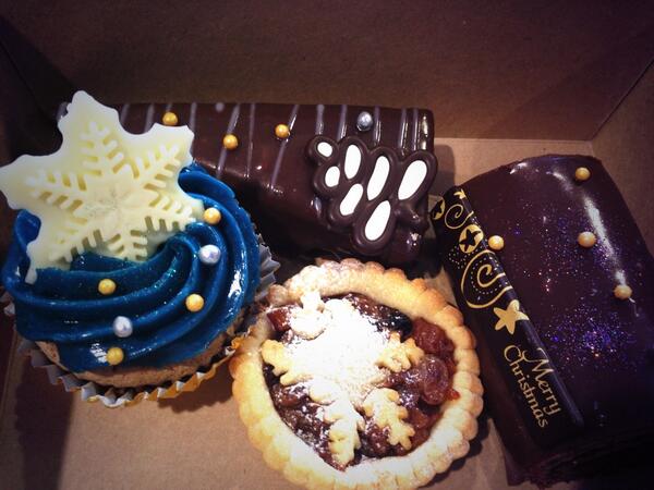 Couldn't leave without some of these #Christmas #cakes blueapple