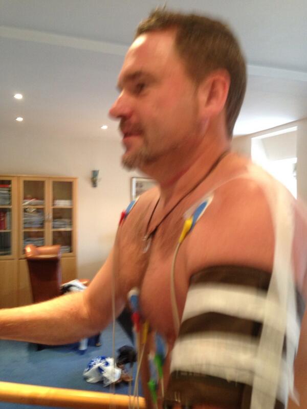 stevegemhunter's tweet photo. Taking a fitness check to make sure I can reach the Northpole next April - now have full go ahead http://t.co/qjyEzfb6tF