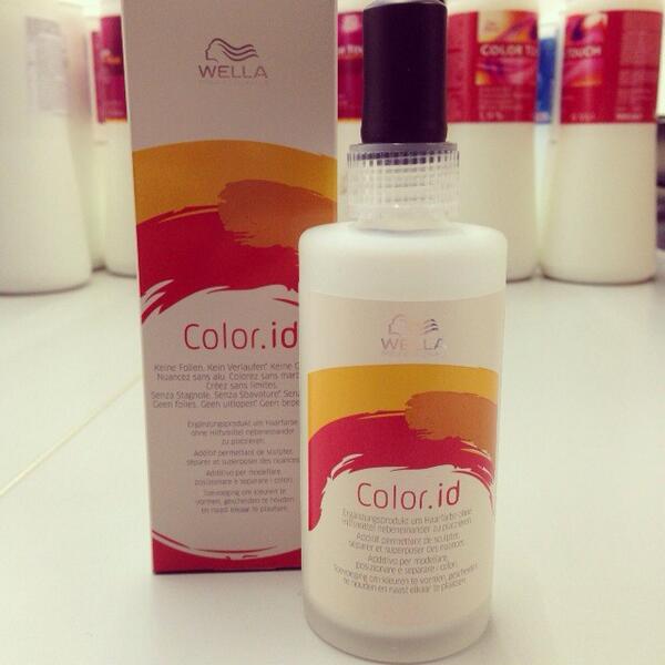 WellaPro's tweet image. The color must-have on this week&apos;s photo shoot for new shades. @JoshWoodColour can&apos;t work without it! #ColorID