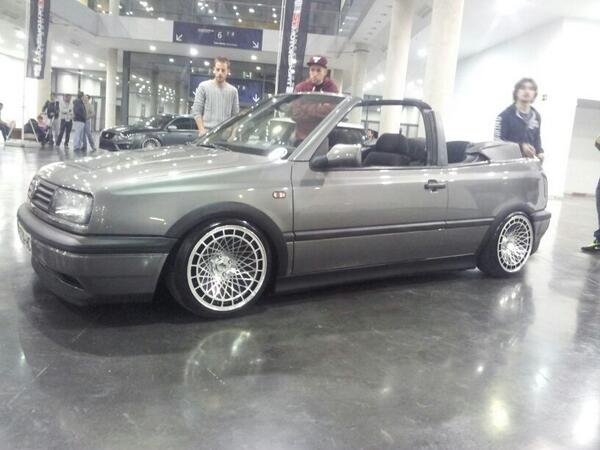 DieLow's tweet photo. Precioso, #stance http://t.co/5zDXAbaY5N
