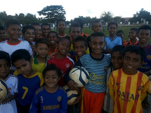 FransSanger's tweet photo. They are pure. They just love football. Excited! #ChangeThroughSport http://t.co/VTQfo1Wdym