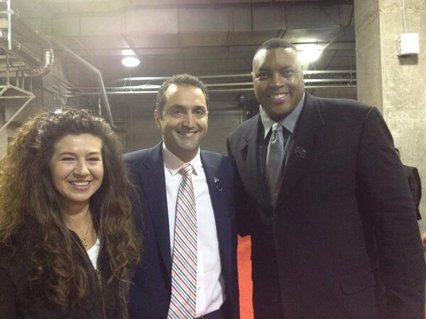 curroavalos's tweet photo. Con Joe Courtney en San José. Ex jugador de los Pacers y Chicago Bulls de la NBA. Hoy, representante de ACN! http://t.co/m7lnaBa5M4