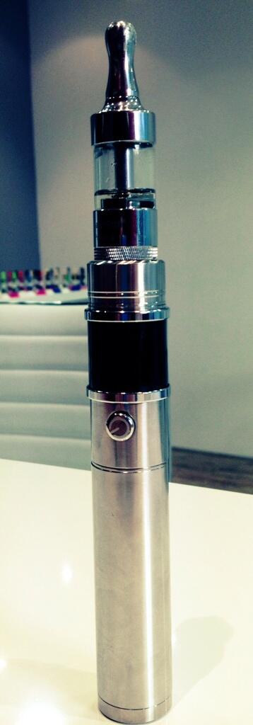 jean_hugues's tweet image. Mon nouveau jouet : un #Sigelei #Legend avec un petit #Protank2 ! 😁