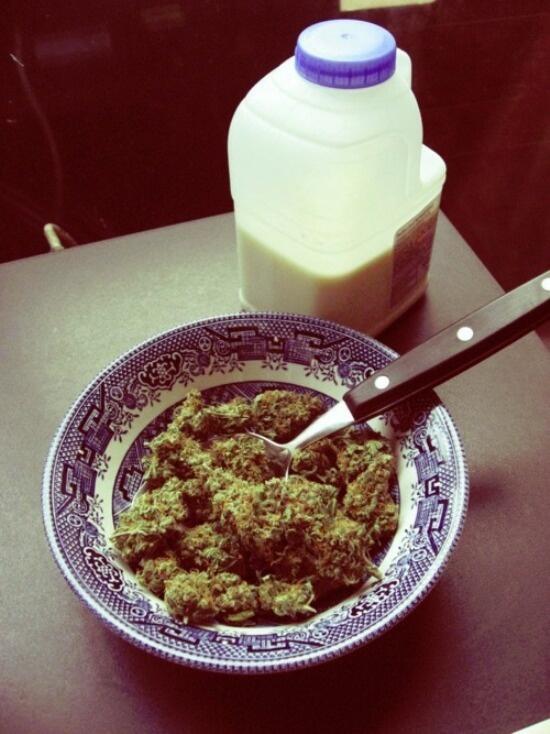 Leafly's tweet photo. Weedies for breakfast #TGIM #LiveLeafly http://t.co/gA6xEqDBXH