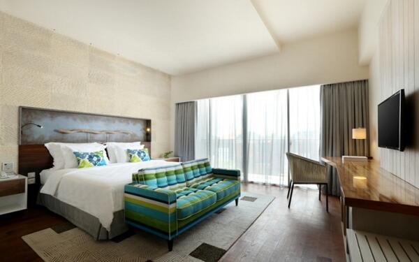 TShell Room, spacious and urban-inspired,  90 hip rooms of 45 Sqm with large wardrobes and expansive bathrooms.