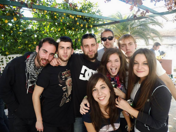 Laurabc95's tweet photo. Los mejores, sin duda :) @Loreinne93 @Localosgatos2 @AdrianEspin3 @DanielAmurgo @xavi_bkt @Fran_Soke #Luiska http://t.co/cLPjGEf8vZ