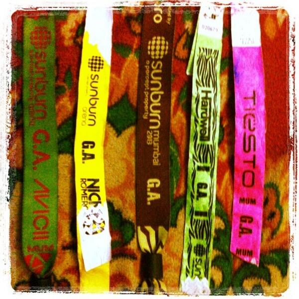 SunburnGoaPics's tweet photo. Tiesto#Hardwell#SunburnFestival#NickyRomero#Avicii http://t.co/6PPHYnfZE3