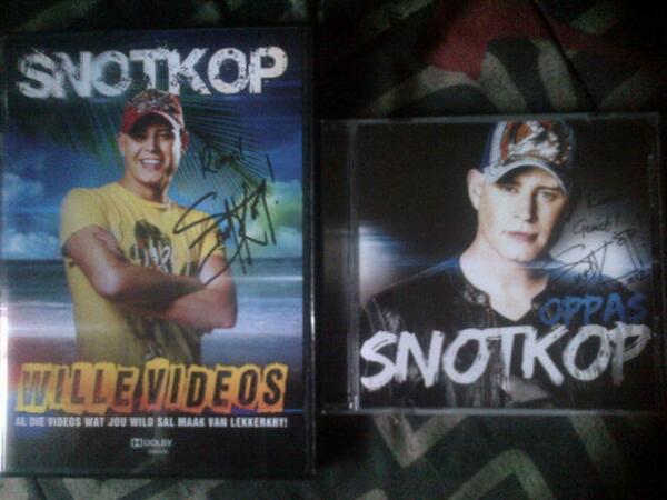ranvilcalitz's tweet photo. @Snotkop_Henning my dvd nounet ini pos gekry!!:):):)!!danQ!!gaan hm nu dadelik kyk,ht nu n dvd en Cd wat geteken is!! http://t.co/Yyx6w4SBZX