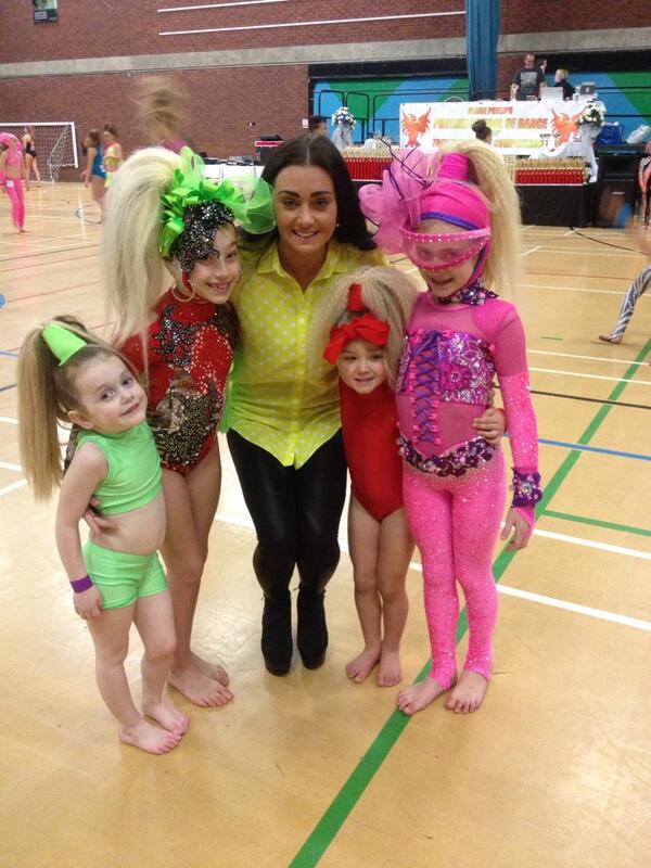 LC_Chino's tweet image. The girls at the face comp little cuties