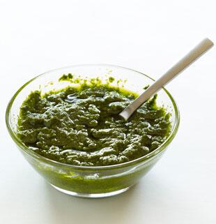 QuePasta_Murcia's tweet photo. ¿Has probado nuestra salsa Pesto?   

Elaborada a base de albahaca, piñones, ajo, queso parmesano y aceite de oliva. http://t.co/LKFgyo6KC4