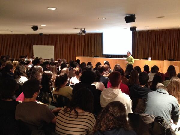 cefm_udl's tweet image. Comença la xerrada d'Esclerosi Múltiple a càrrec del Dr.Brieva i Mònica #nodegenera #Udlamblamarato