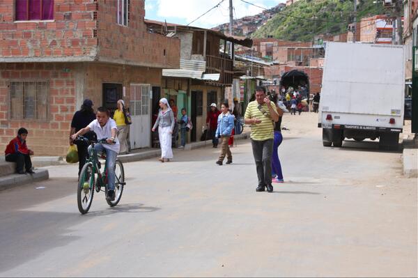 Finalizada vía que se entrega a la comunidad en el barrio Caracolí Ciudad Bolívar