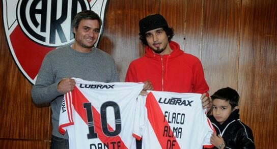 feliz cumple Dante! riverplatense como al padre!