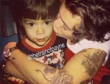 holimery's tweet photo. So cute <3 @Harry_Styles http://t.co/vdPmrMCFMM