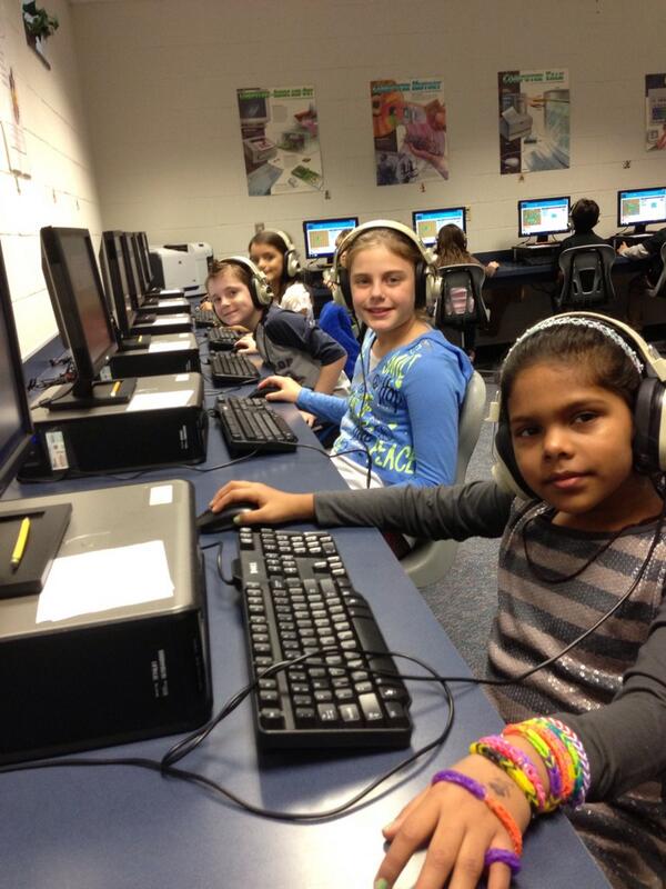 LauraBTRT's tweet image. #HourOfCode #engagement thinking and fun #sigml