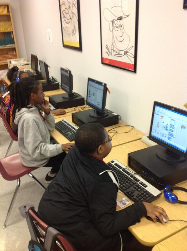 sunDayaway's tweet photo. @nsbeutsa "@CoburnCori 1st timers in middle school coding w/ SCRATCH for #HourofCode -baby steps #NPRBlacksinTech http://t.co/bsIEsBxZjI